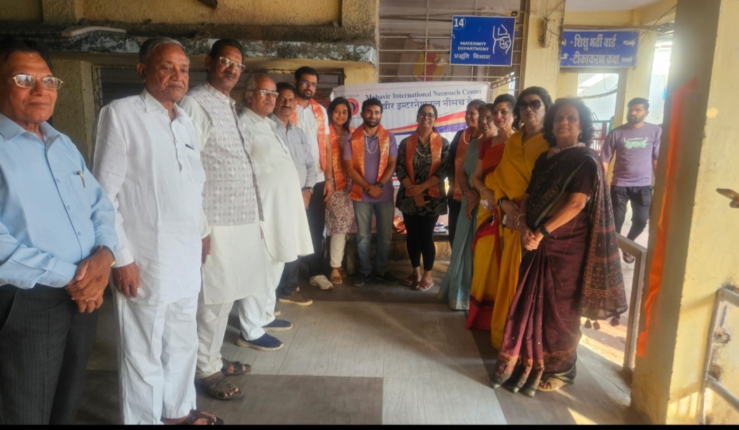 जिला चिकित्सालय में मरीजों को राहत:महावीर इंटरनेशनल द्वारा वेटिंग हॉल में चार पंखों का लोकार्पण