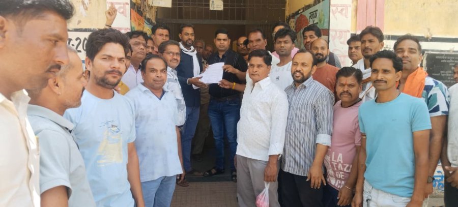गार्डन की जमीन पर प्लॉट नीलामी का विरोध, रहवासियों ने तहसील कार्यालय पहुंचकर सौंपा आपत्ति आवेदन