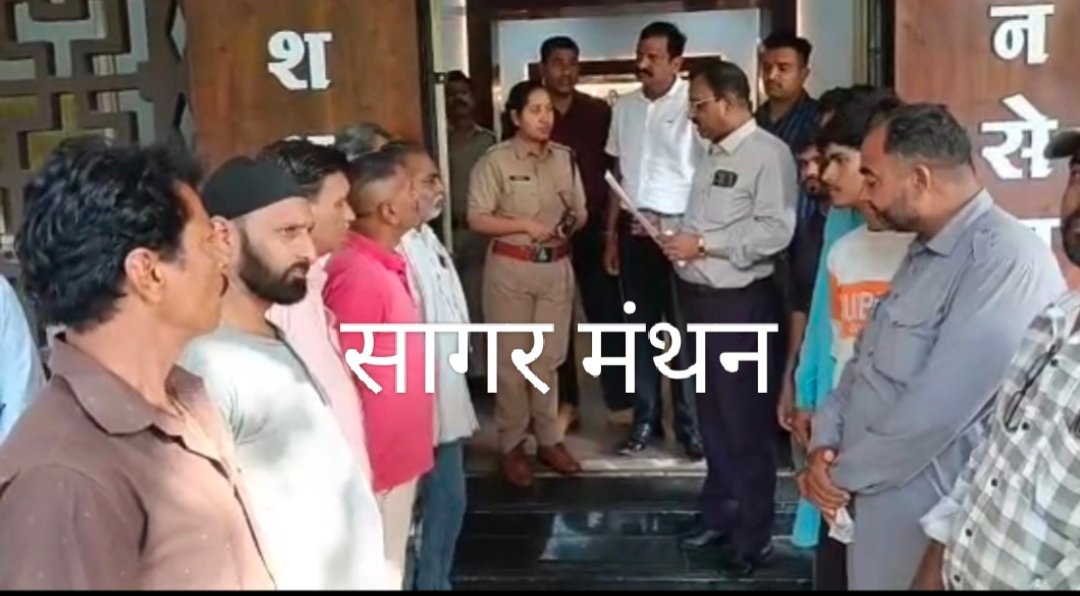पुलिसकर्मियों पर मारपीट के आरोप, कार्रवाई की मांग को लेकर एसपी के नाम सौंपा ज्ञापन,मुस्लिम इंतजामिया कमेटी ने दी चेतावनी, कार्रवाई नहीं हुई तो एसपी कार्यालय पर होगा प्रदर्शन